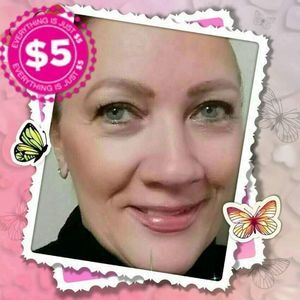 Meet your Posher, Leonor